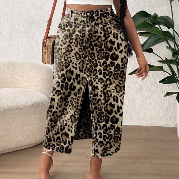 Plus Leopard Print High Waisted Button Split Hem Stretchy Waist Midi Skirt - Picture 3 of 5